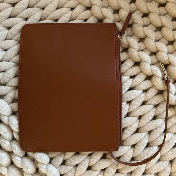 Elizabeth & James Soft Vegan Leather Zippered Tote - Picture 4 of 4